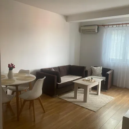 Sofija Apartment *